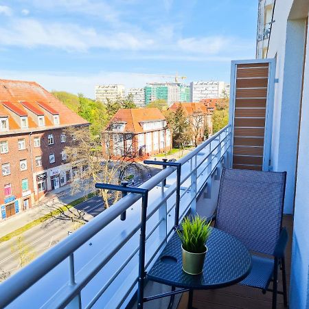 visit baltic - Platan Tower Victoria Apartment Swinoujscie Bagian luar foto